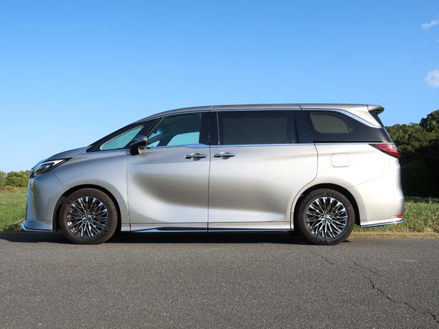 LM LM500h バージョンL 1オナ/ソリスホワイトインテリア/モデリスタエアロ(F.S.R)/純正ドラレコ(前後方)/Dインナーミラー/マークレビンソン/14インチリアエンター/ユニバーサルステップ/カラーHUB/19in純正(5枚目)