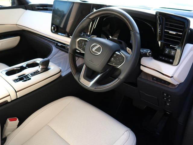 LM LM500h バージョンL 1オナ/ソリスホワイトインテリア/モデリスタエアロ(F.S.R)/純正ドラレコ(前後方)/Dインナーミラー/マークレビンソン/14インチリアエンター/ユニバーサルステップ/カラーHUB/19in純正(17枚目)