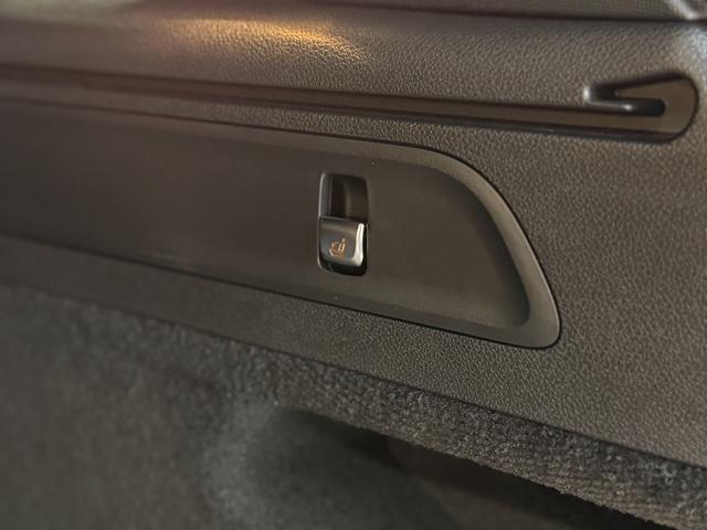 ＧＬＣ ＧＬＣ２５０　４マチックスポーツ（本革仕様）　オブシディアンブラック（メタリック）（25枚目）