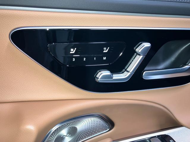 Eクラス E200 エディションエクスクルーシブ 日本限定150台オパリスホワイト・トンガブラウンレザーシートMBUXスーパースクリーン・ボンネットマスコット・前席ベンチレーター(10枚目)