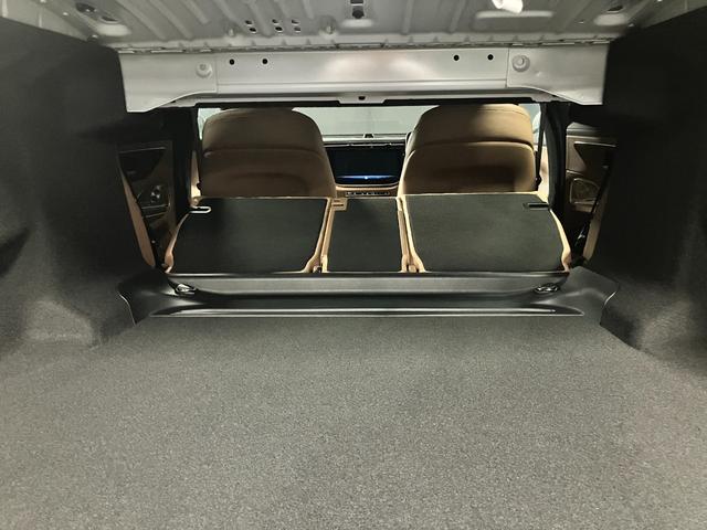 Eクラス E200 エディションエクスクルーシブ 日本限定150台オパリスホワイト・トンガブラウンレザーシートMBUXスーパースクリーン・ボンネットマスコット・前席ベンチレーター(13枚目)