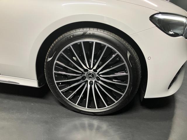 Eクラス E200 エディションエクスクルーシブ 日本限定150台オパリスホワイト・トンガブラウンレザーシートMBUXスーパースクリーン・ボンネットマスコット・前席ベンチレーター(20枚目)