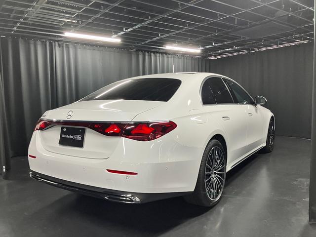 Eクラス E200 エディションエクスクルーシブ 日本限定150台オパリスホワイト・トンガブラウンレザーシートMBUXスーパースクリーン・ボンネットマスコット・前席ベンチレーター(25枚目)