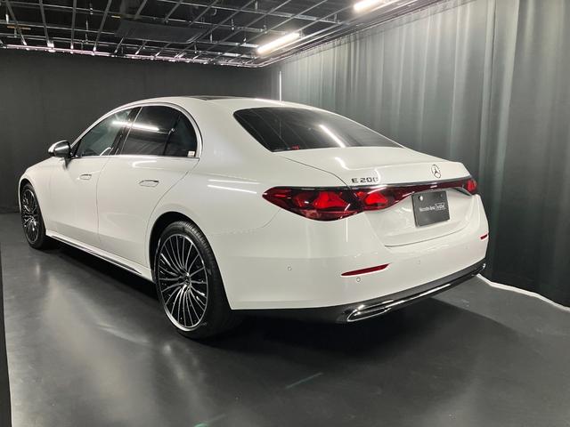 Eクラス E200 エディションエクスクルーシブ 日本限定150台オパリスホワイト・トンガブラウンレザーシートMBUXスーパースクリーン・ボンネットマスコット・前席ベンチレーター(26枚目)