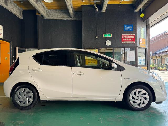 アクア S 純正SDナビ バックカメラ フルセグ LDA PCS オートマチックハイビーム スマートキー DVD再生 Bluetooth接続可 取扱説明書アリ 保証書アリ ナビ取説アリ スペアキー有(8枚目)