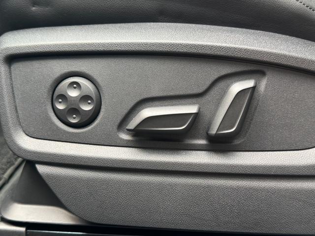 Q5スポーツバック 40TDIクワトロ Sライン 1オーナー パノラマサンルーフ コンフォートPKG SラインプラスPKG 純正ナビ ETC アダプティブクルーズコントロール アクティブレーンアシスト LEDヘッド パドルシフト パワーシート(39枚目)