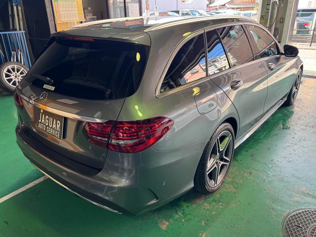 エクステリアは、フロントおよびリアバンパーを刷新し、よりダイナミックなデザインに。