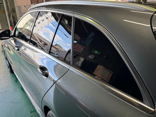 エクステリアは、フロントおよびリアバンパーを刷新し、よりダイナミックなデザインに。