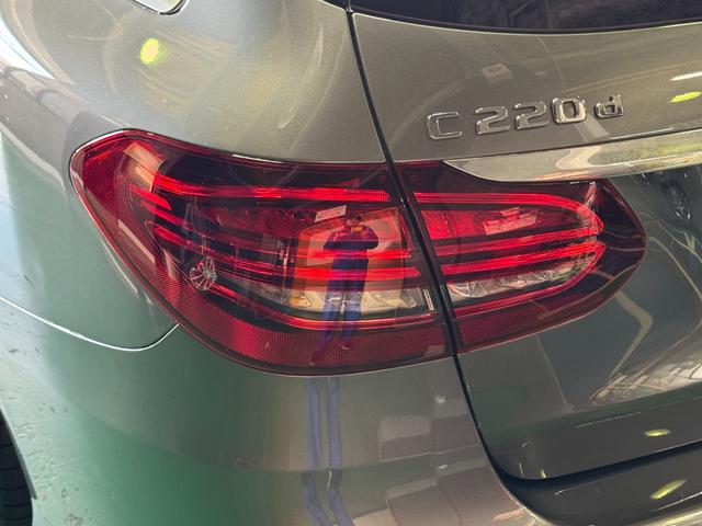 テールランプ。