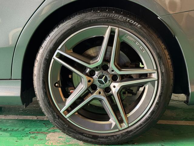 純正アルミホイール。