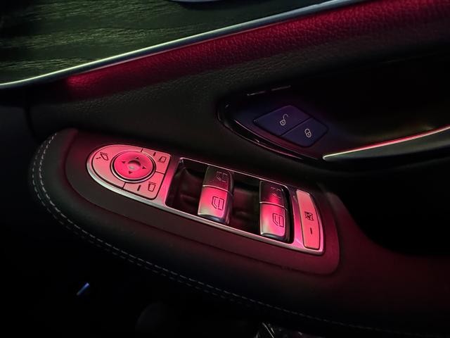 長年積み重ねて育んできた、確かな知識と技術！当社は、元々ジャガーやダイムラーなど往年の名車を修理及び整備をしてきました。だからこそ、メンテナンス技術、旧車の修理に自信があります！