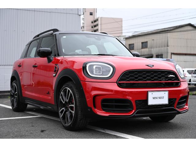 ＭＩＮＩ ジョンクーパーワークス　クロスオーバー　ＪＣＷトリム　元弊社デモカー純正ナビ１９ＡＷ　ＡｐｐｌｅＣａｒＰｌａｙＡＬＬ４　１９ＡＷ　純正ナビ　ワイヤレスチャージング（3枚目）