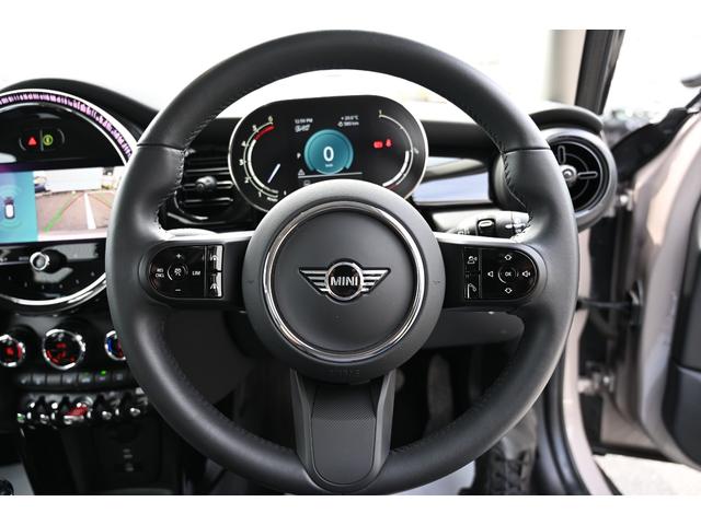 ＭＩＮＩ クーパーＤ　クラシック・トリム　元弊社試乗車　ＡｐｐｌｅＣａｒＰｌａｙ　ワイヤレスチャージング　ハーフレザーシート　Ｄアシスト　ＬＥＤライト　シートヒーター　ＡＣＣ（42枚目）