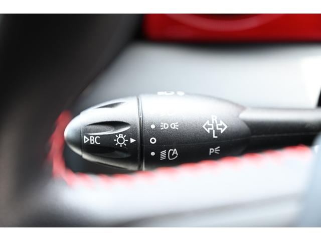 ＭＩＮＩ ジョンクーパーワークス　クーペ　６速マニュアル車社外１７ＡＷ　ＰＤＣキセノンヘッドライト　オートライト　レインセンサー　クルコン（51枚目）
