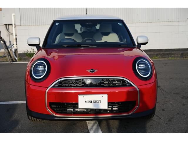 ＭＩＮＩ クーパーＣ　クラシック・トリム　元弊社デモカー　純正ナビ　純正１７ＡＷ　ドライブアシスト　Ｂカメラ　ＰＤＣ　電動シート　ＨＵＤ　ハーマンカードン（3枚目）