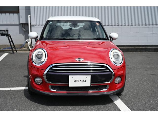 ＭＩＮＩ クーパー　サザーク　限定車　純正ナビ　純正１７インチＡＷ　Ｓキー　ＬＥＤライト　レザレットシート　シートヒーター（4枚目）