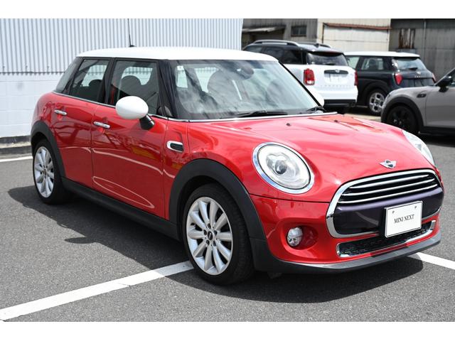 ＭＩＮＩ クーパー　サザーク　限定車　純正ナビ　純正１７インチＡＷ　Ｓキー　ＬＥＤライト　レザレットシート　シートヒーター（5枚目）