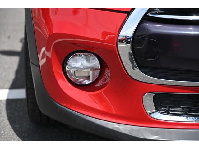 ＭＩＮＩ クーパー　サザーク　限定車　純正ナビ　純正１７インチＡＷ　Ｓキー　ＬＥＤライト　レザレットシート　シートヒーター（13枚目）