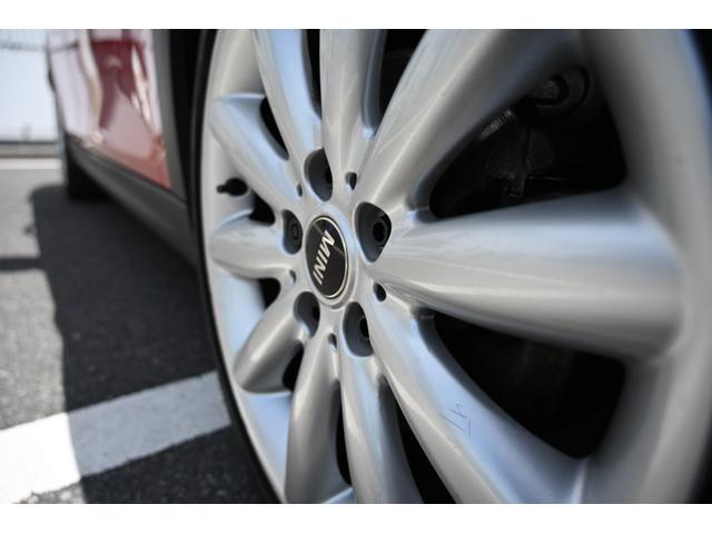 ＭＩＮＩ クーパー　サザーク　限定車　純正ナビ　純正１７インチＡＷ　Ｓキー　ＬＥＤライト　レザレットシート　シートヒーター（14枚目）