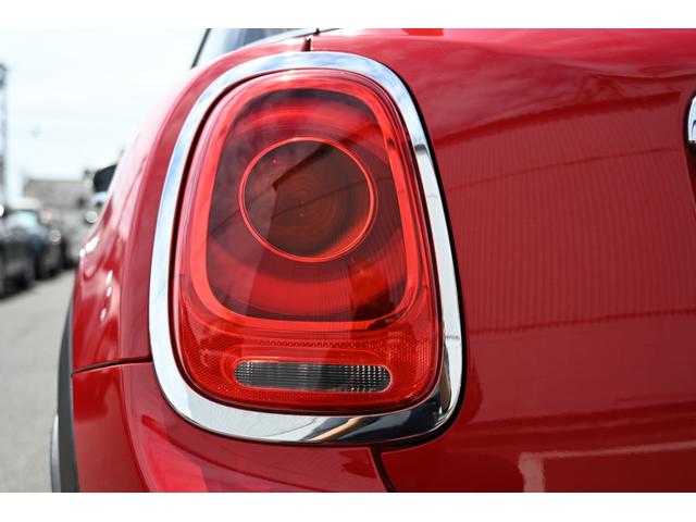 ＭＩＮＩ クーパー　サザーク　限定車　純正ナビ　純正１７インチＡＷ　Ｓキー　ＬＥＤライト　レザレットシート　シートヒーター（25枚目）
