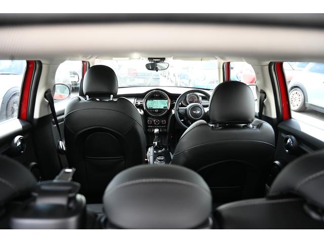 ＭＩＮＩ クーパー　サザーク　限定車　純正ナビ　純正１７インチＡＷ　Ｓキー　ＬＥＤライト　レザレットシート　シートヒーター（33枚目）