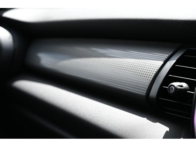 ＭＩＮＩ クーパー　サザーク　限定車　純正ナビ　純正１７インチＡＷ　Ｓキー　ＬＥＤライト　レザレットシート　シートヒーター（49枚目）