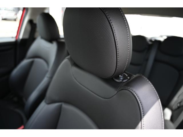 ＭＩＮＩ クーパー　サザーク　限定車　純正ナビ　純正１７インチＡＷ　Ｓキー　ＬＥＤライト　レザレットシート　シートヒーター（55枚目）