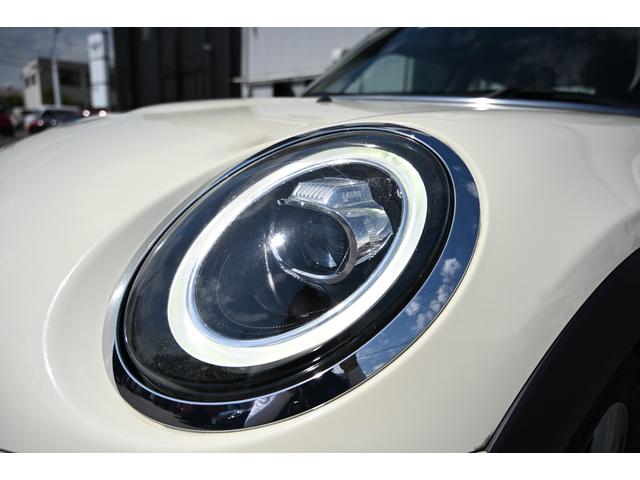 ＭＩＮＩ ヴィクトリア　限定車　純正ナビ　純正１５ＡＷ　ＡＢＳ　ＬＥＤライト　アームレスト（24枚目）