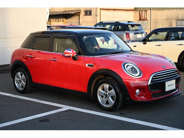 ＭＩＮＩ クーパーＤ　純正ナビ　純正１５ＡＷ　Ｄアシスト　Ｂカメラ　ＰＤＣ　ＬＥＤライト　アームレスト（78枚目）