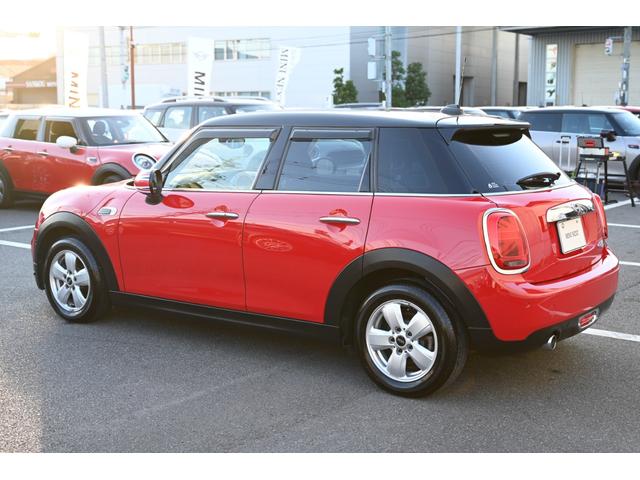 ＭＩＮＩ クーパーＤ　純正ナビ　純正１５ＡＷ　Ｄアシスト　Ｂカメラ　ＰＤＣ　ＬＥＤライト　アームレスト（79枚目）