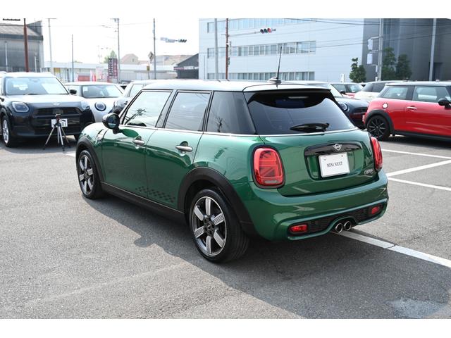 ＭＩＮＩ クーパーＳ　６０周年記念限定車　純正本革シート　Ｄアシスト　純正ナビ　Ｓキー　ＥＴＣ２．０　ＬＥＤヘッドランプ　シートヒーター　ＡＣＣ（8枚目）