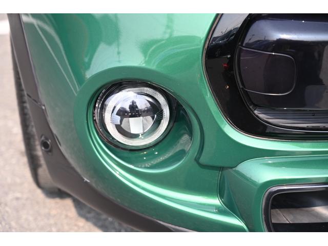 ＭＩＮＩ クーパーＳ　６０周年記念限定車　純正本革シート　Ｄアシスト　純正ナビ　Ｓキー　ＥＴＣ２．０　ＬＥＤヘッドランプ　シートヒーター　ＡＣＣ（12枚目）