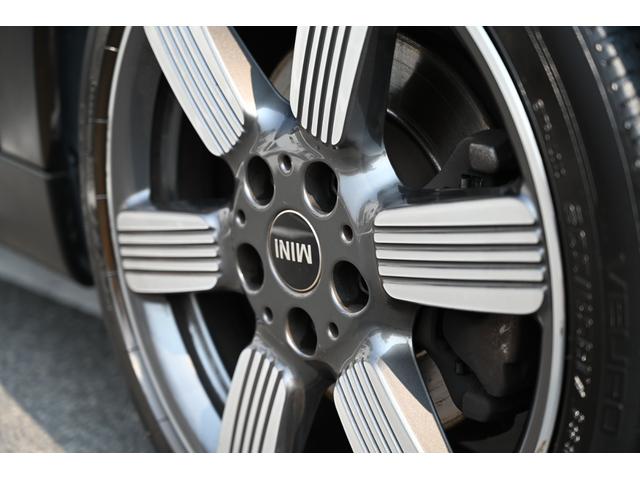 ＭＩＮＩ クーパーＳ　６０周年記念限定車　純正本革シート　Ｄアシスト　純正ナビ　Ｓキー　ＥＴＣ２．０　ＬＥＤヘッドランプ　シートヒーター　ＡＣＣ（16枚目）