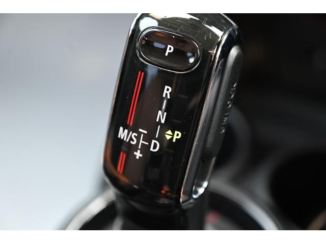 ＭＩＮＩ クーパーＳ　６０周年記念限定車　純正本革シート　Ｄアシスト　純正ナビ　Ｓキー　ＥＴＣ２．０　ＬＥＤヘッドランプ　シートヒーター　ＡＣＣ（62枚目）
