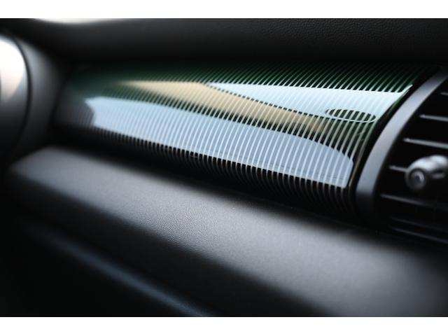 ＭＩＮＩ クーパーＳ　６０周年記念限定車　純正本革シート　Ｄアシスト　純正ナビ　Ｓキー　ＥＴＣ２．０　ＬＥＤヘッドランプ　シートヒーター　ＡＣＣ（68枚目）
