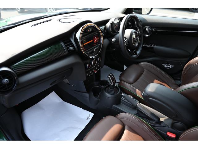 ＭＩＮＩ クーパーＳ　６０周年記念限定車　純正本革シート　Ｄアシスト　純正ナビ　Ｓキー　ＥＴＣ２．０　ＬＥＤヘッドランプ　シートヒーター　ＡＣＣ（70枚目）