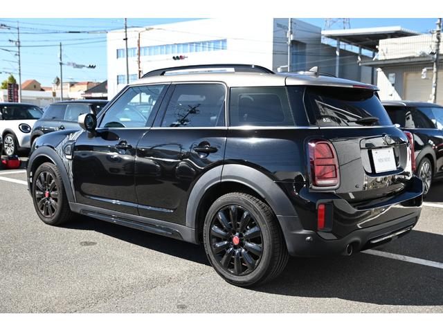 ＭＩＮＩ クーパーＤ　クロスオーバー・シャドー・エディション　限定車　純正１８ＡＷ　ＡｐｐｌｅＣａｒＰｌａｙ　前後ＰＤＣ　ワイヤレスチャージング　Ｄアシスト　バックカメラ　ＥＴＣ２．０　ＬＥＤヘッドライト　レザレットシート　シートヒーター　オートライト　ＡＣＣ（8枚目）