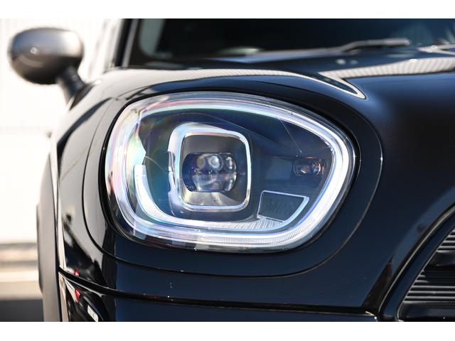ＭＩＮＩ クーパーＤ　クロスオーバー・シャドー・エディション　限定車　純正１８ＡＷ　ＡｐｐｌｅＣａｒＰｌａｙ　前後ＰＤＣ　ワイヤレスチャージング　Ｄアシスト　バックカメラ　ＥＴＣ２．０　ＬＥＤヘッドライト　レザレットシート　シートヒーター　オートライト　ＡＣＣ（11枚目）