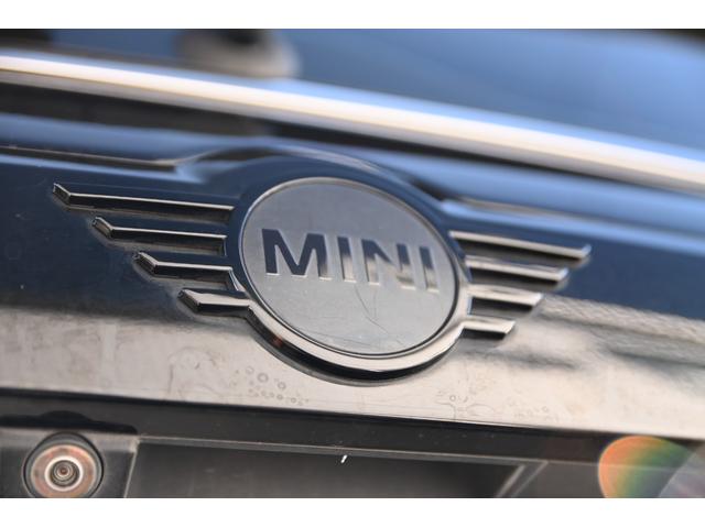 ＭＩＮＩ クーパーＤ　クロスオーバー・シャドー・エディション　限定車　純正１８ＡＷ　ＡｐｐｌｅＣａｒＰｌａｙ　前後ＰＤＣ　ワイヤレスチャージング　Ｄアシスト　バックカメラ　ＥＴＣ２．０　ＬＥＤヘッドライト　レザレットシート　シートヒーター　オートライト　ＡＣＣ（31枚目）