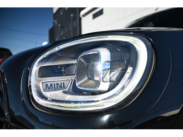 ＭＩＮＩ クーパーＤ　クロスオーバー・シャドー・エディション　限定車　純正１８ＡＷ　ＡｐｐｌｅＣａｒＰｌａｙ　前後ＰＤＣ　ワイヤレスチャージング　Ｄアシスト　バックカメラ　ＥＴＣ２．０　ＬＥＤヘッドライト　レザレットシート　シートヒーター　オートライト　ＡＣＣ（37枚目）