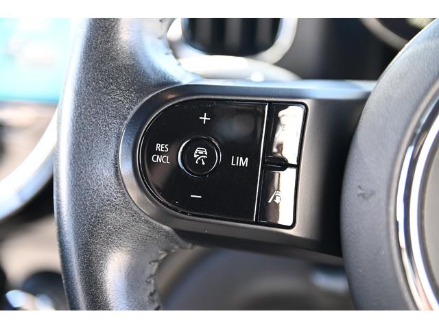 ＭＩＮＩ クーパーＤ　クロスオーバー・シャドー・エディション　限定車　純正１８ＡＷ　ＡｐｐｌｅＣａｒＰｌａｙ　前後ＰＤＣ　ワイヤレスチャージング　Ｄアシスト　バックカメラ　ＥＴＣ２．０　ＬＥＤヘッドライト　レザレットシート　シートヒーター　オートライト　ＡＣＣ（51枚目）