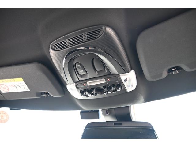 ＭＩＮＩ クーパーＤ　クロスオーバー・シャドー・エディション　限定車　純正１８ＡＷ　ＡｐｐｌｅＣａｒＰｌａｙ　前後ＰＤＣ　ワイヤレスチャージング　Ｄアシスト　バックカメラ　ＥＴＣ２．０　ＬＥＤヘッドライト　レザレットシート　シートヒーター　オートライト　ＡＣＣ（71枚目）
