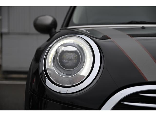 ＭＩＮＩ クーパー　セブン　限定車セブン　純正ＨＤＤナビ　純正１７インチＡＷ　Ｄアシスト　バックカメラ　ＰＤＣ　ＬＥＤヘッドライト　ハーフレザーシート　ドライビングモード　ワンオーナー　ヘッドアップディスプレイ（12枚目）