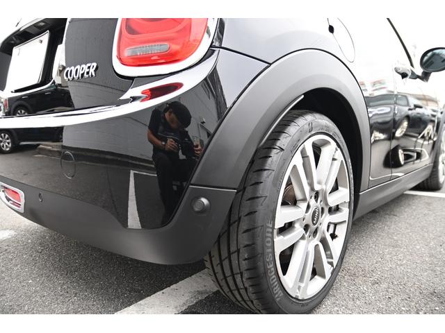 ＭＩＮＩ クーパー　セブン　限定車セブン　純正ＨＤＤナビ　純正１７インチＡＷ　Ｄアシスト　バックカメラ　ＰＤＣ　ＬＥＤヘッドライト　ハーフレザーシート　ドライビングモード　ワンオーナー　ヘッドアップディスプレイ（24枚目）