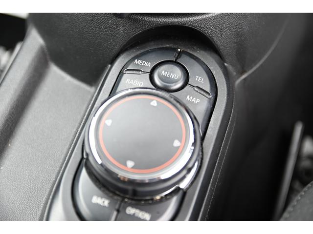 ＭＩＮＩ クーパー　セブン　限定車セブン　純正ＨＤＤナビ　純正１７インチＡＷ　Ｄアシスト　バックカメラ　ＰＤＣ　ＬＥＤヘッドライト　ハーフレザーシート　ドライビングモード　ワンオーナー　ヘッドアップディスプレイ（65枚目）