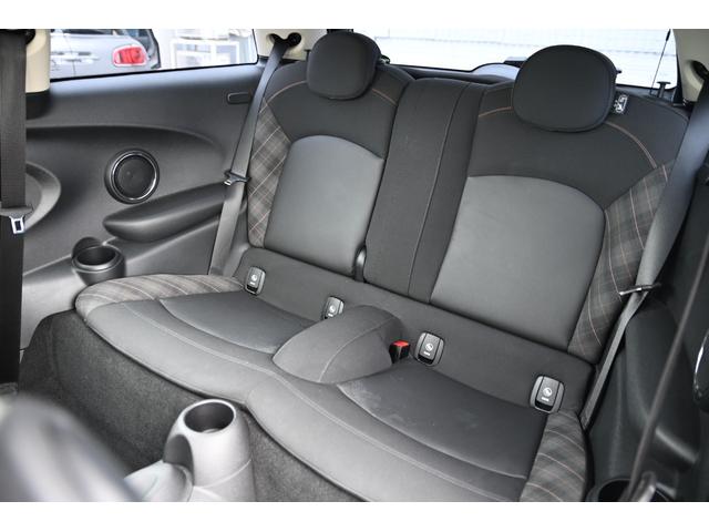 ＭＩＮＩ クーパー　セブン　限定車セブン　純正ＨＤＤナビ　純正１７インチＡＷ　Ｄアシスト　バックカメラ　ＰＤＣ　ＬＥＤヘッドライト　ハーフレザーシート　ドライビングモード　ワンオーナー　ヘッドアップディスプレイ（73枚目）