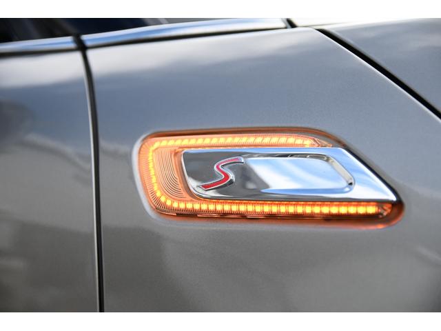 ＭＩＮＩ クーパーＳ　クラブマン　純正ＨＤＤナビ　純正１７インチＡＷ　Ｄアシスト　バックカメラ　ＰＤＣ　コンフォートアクセス　アームレスト　ＥＴＣ２．０　ＬＥＤヘッドライト　ドライビングモード　オートライト　レインセンサー　ＡＣＣ（18枚目）