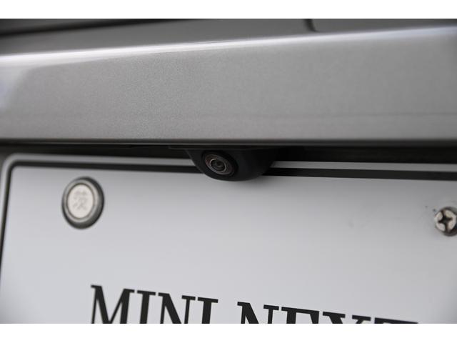 ＭＩＮＩ クーパーＳ　クラブマン　純正ＨＤＤナビ　純正１７インチＡＷ　Ｄアシスト　バックカメラ　ＰＤＣ　コンフォートアクセス　アームレスト　ＥＴＣ２．０　ＬＥＤヘッドライト　ドライビングモード　オートライト　レインセンサー　ＡＣＣ（24枚目）