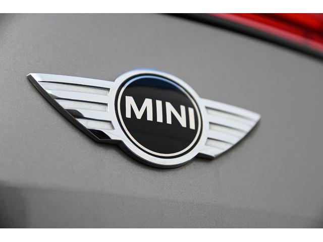 ＭＩＮＩ クーパーＳ　クラブマン　純正ＨＤＤナビ　純正１７インチＡＷ　Ｄアシスト　バックカメラ　ＰＤＣ　コンフォートアクセス　アームレスト　ＥＴＣ２．０　ＬＥＤヘッドライト　ドライビングモード　オートライト　レインセンサー　ＡＣＣ（32枚目）