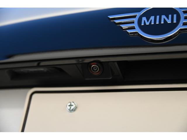 ＭＩＮＩ クーパーＤプレミアムプラスパッケージクラシックトリム　純正１６ＡＷ　Ｄアシスト　Ｂカメラ　ＰＤＣ　Ｃアクセス　アームレスト　ＥＴＣ２．０　ＬＥＤヘッドライト　ハーフレザーシート　Ｄモード　Ｓヒーター　オートライト　レインセンサー　ＡｐｐｌｅＣａｒＰｌａｙ（24枚目）